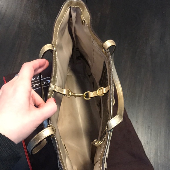 Coach Signature Bus Tote - Picture 4 of 16